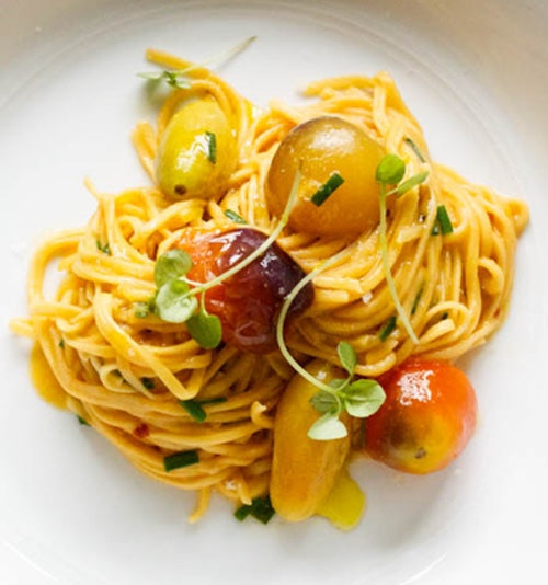 This Easy Heirloom Tomato Pasta Takes 30 Minutes Or Less