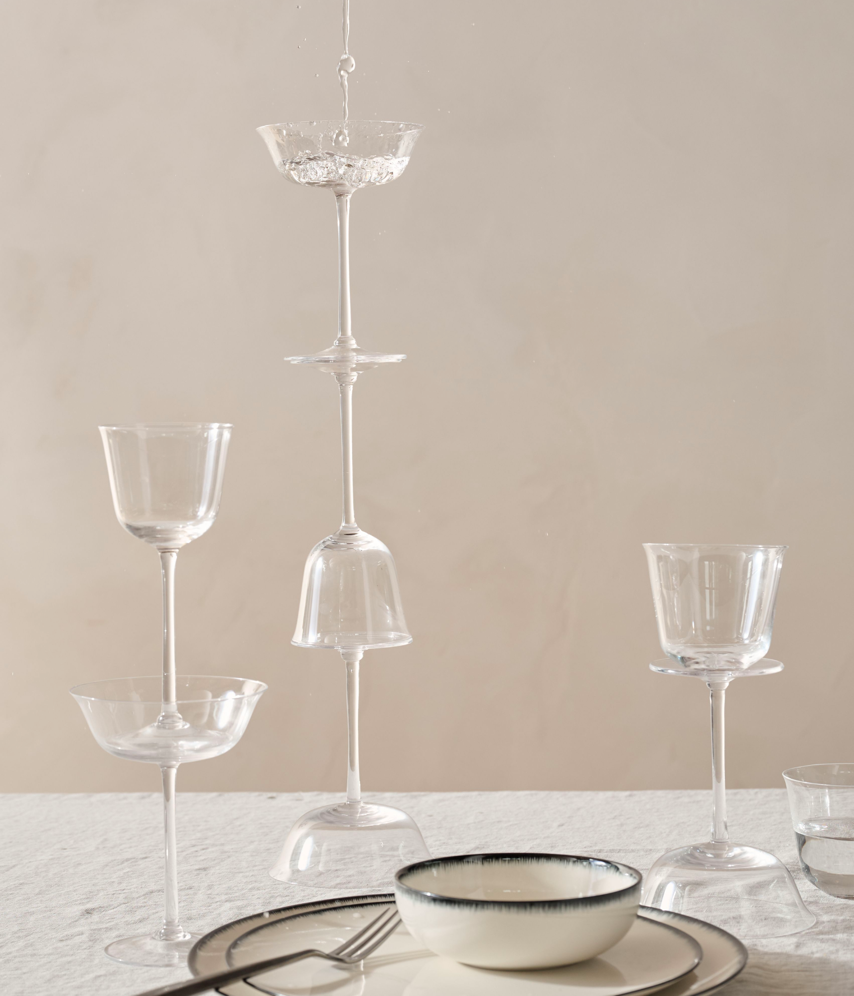 Elegant Crystal Straight Edge Design - Set of 4 Wine Glasses